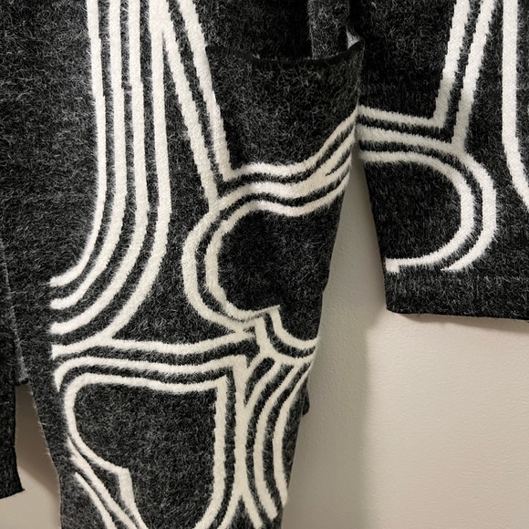 Love + Luxe Heart Cardigan Sweater (small) - Picture 4 of 8